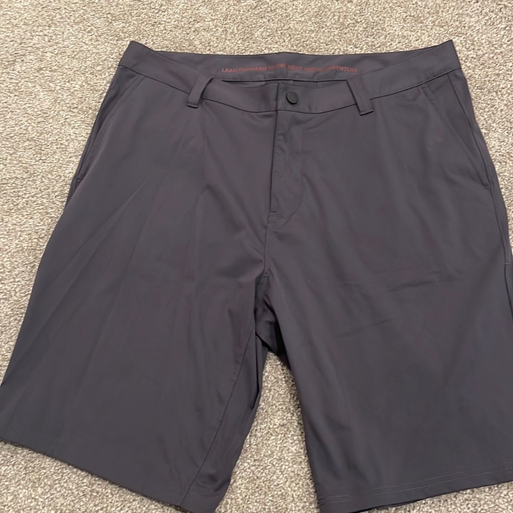 Rhône commuter shorts